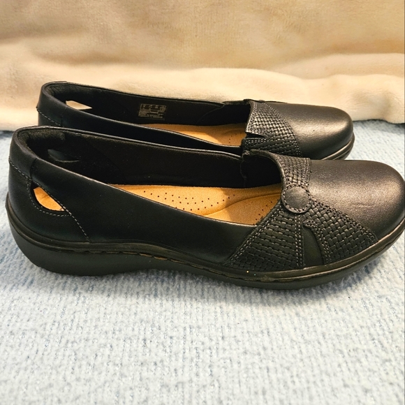 Clarks - Picture 2 of 3